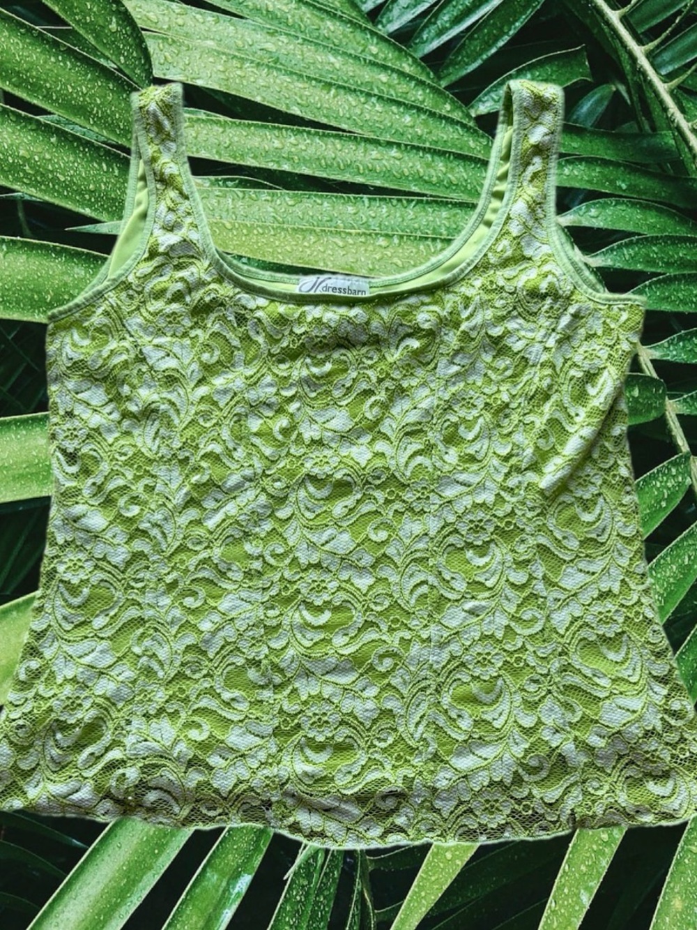 Lime green lace tank top 🌿🦎🥝